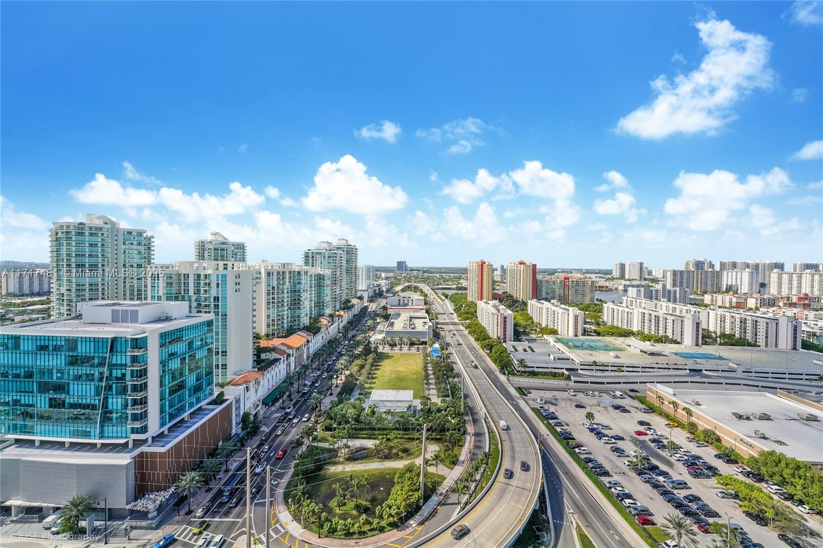 LA PERLA CONDO - Residential