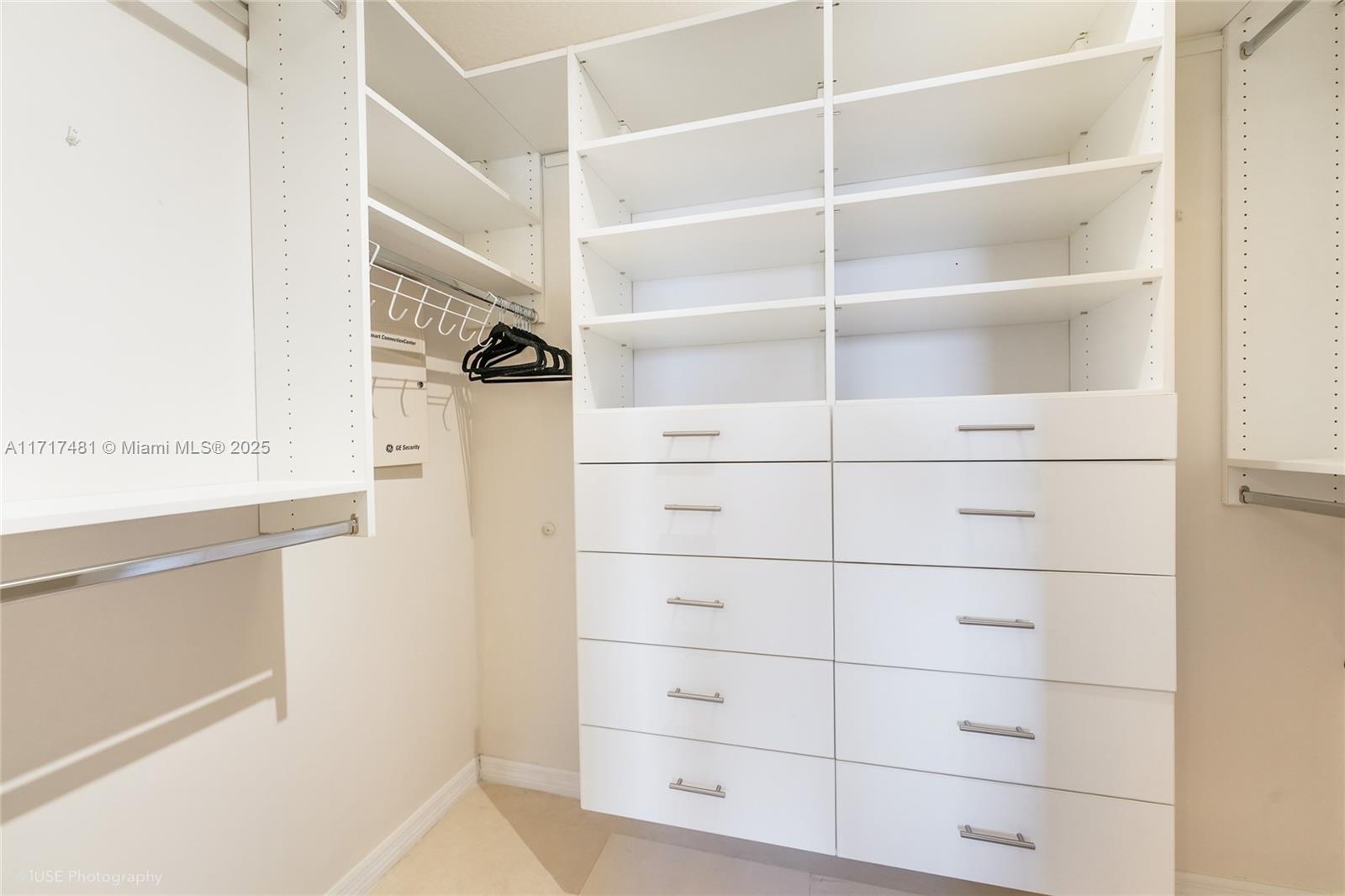 LA PERLA CONDO - Residential