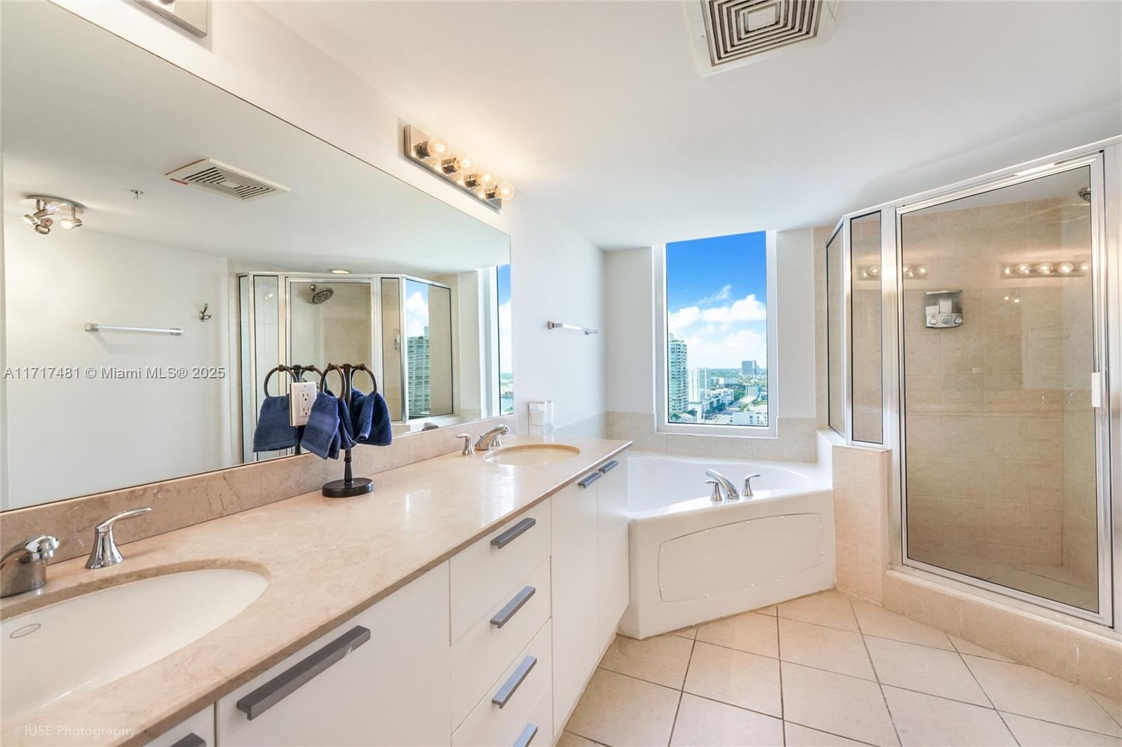 LA PERLA CONDO - Residential