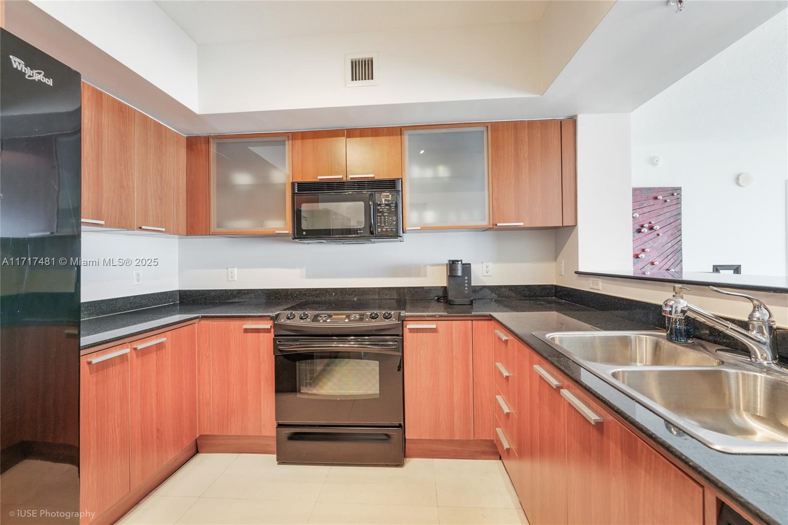 LA PERLA CONDO - Residential