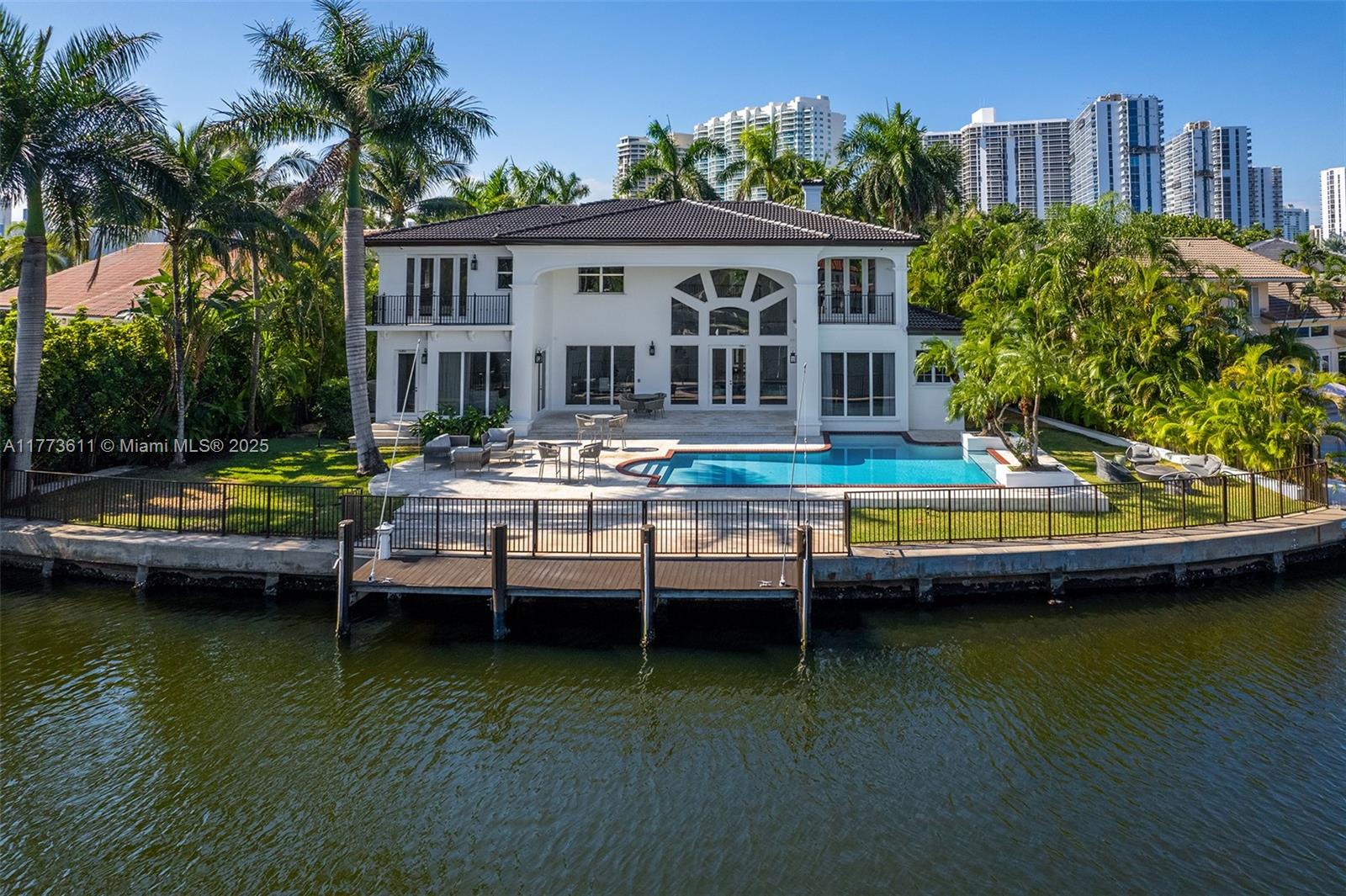 455 Centre Is, Golden Beach, Miami-Dade County, Florida - 6 Bedrooms  
6 Bathrooms - 