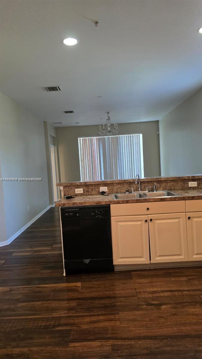 MARSH HARBOUR 41 CONDO - Residential Lease