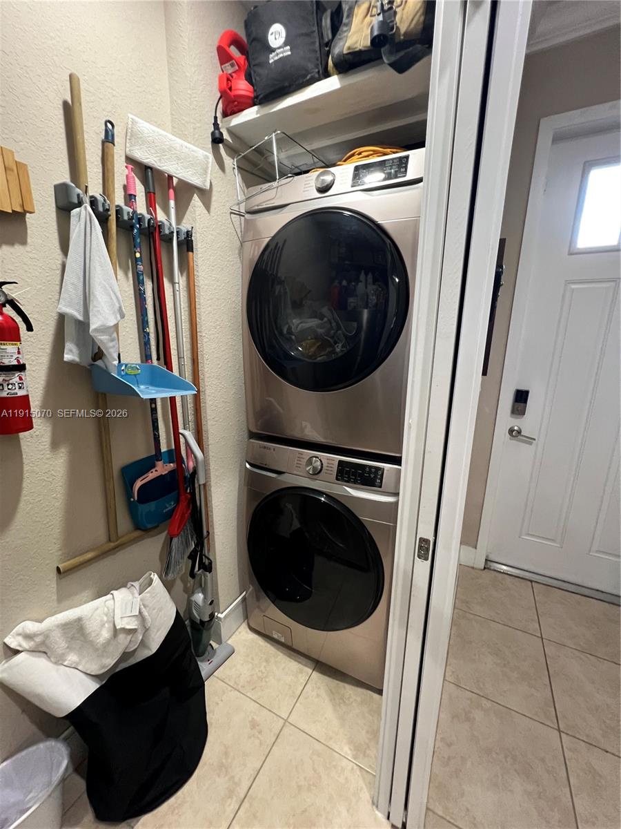 TOWNHOMES ON COCONUT PALM - Residential