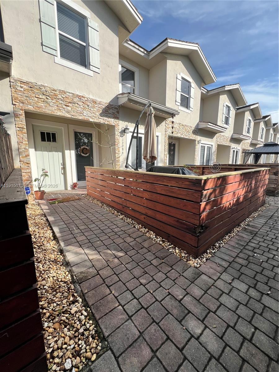 TOWNHOMES ON COCONUT PALM - Residential