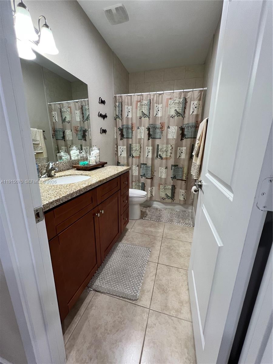 TOWNHOMES ON COCONUT PALM - Residential