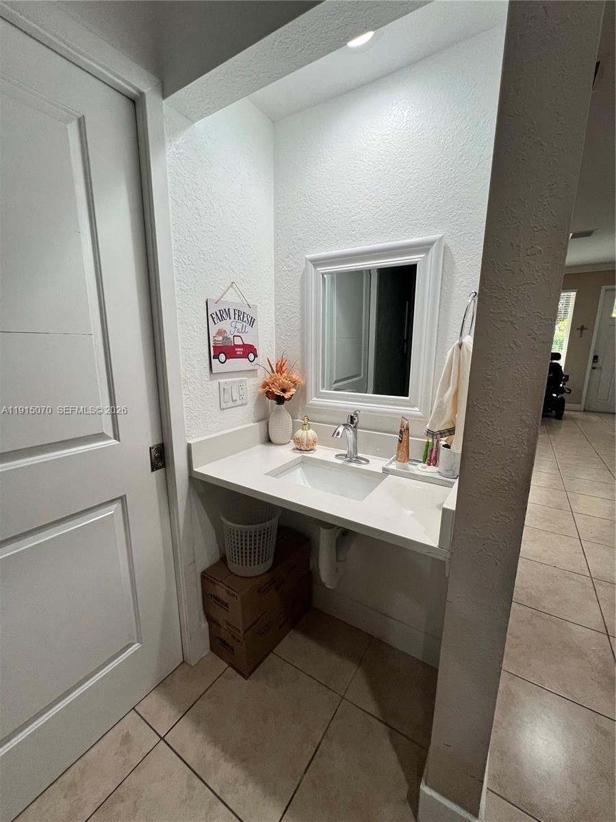 TOWNHOMES ON COCONUT PALM - Residential