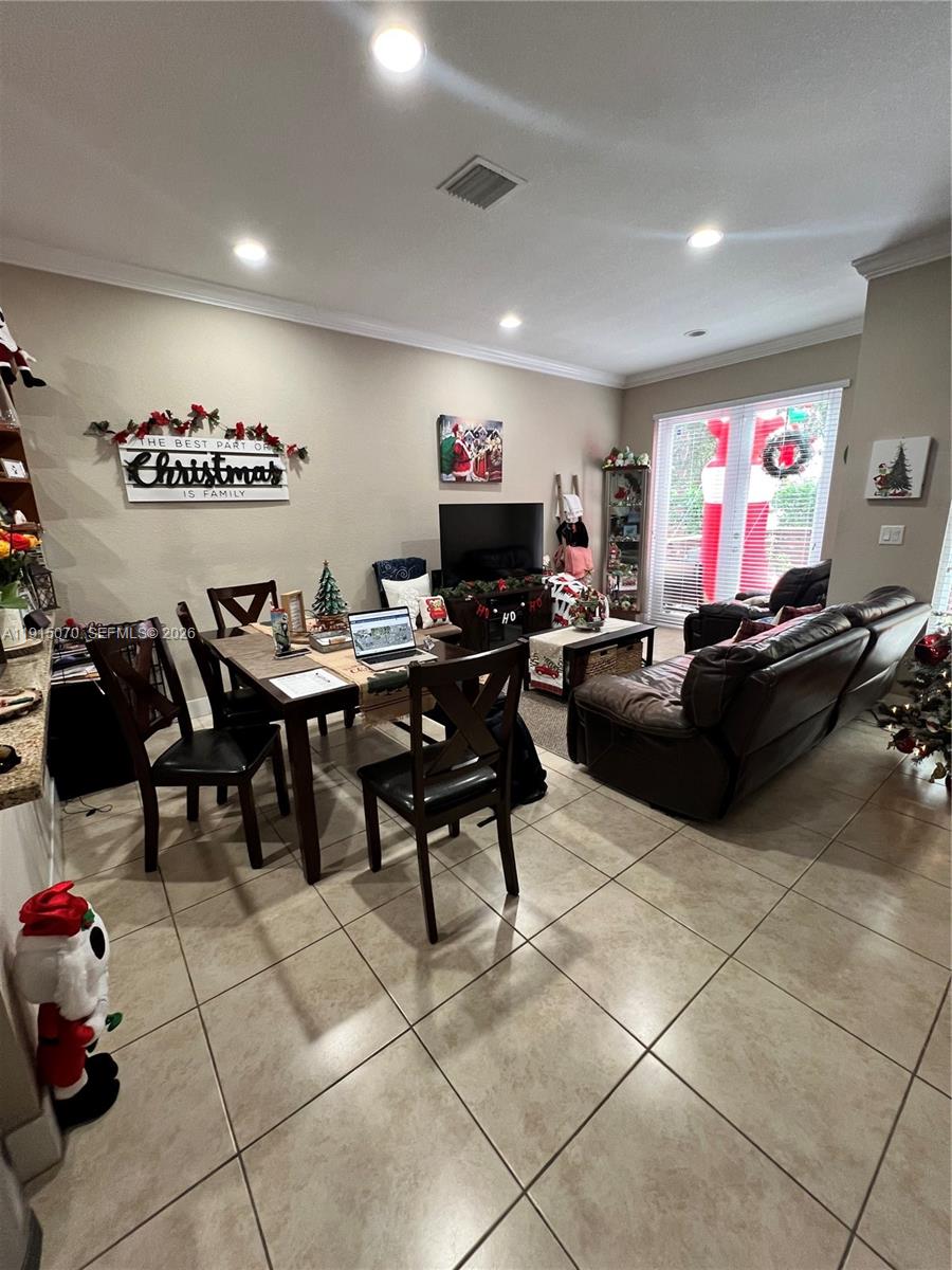 TOWNHOMES ON COCONUT PALM - Residential