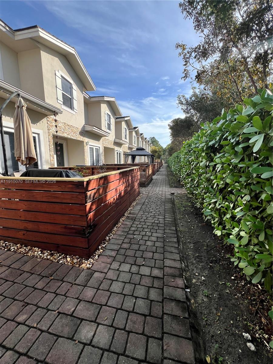 TOWNHOMES ON COCONUT PALM - Residential