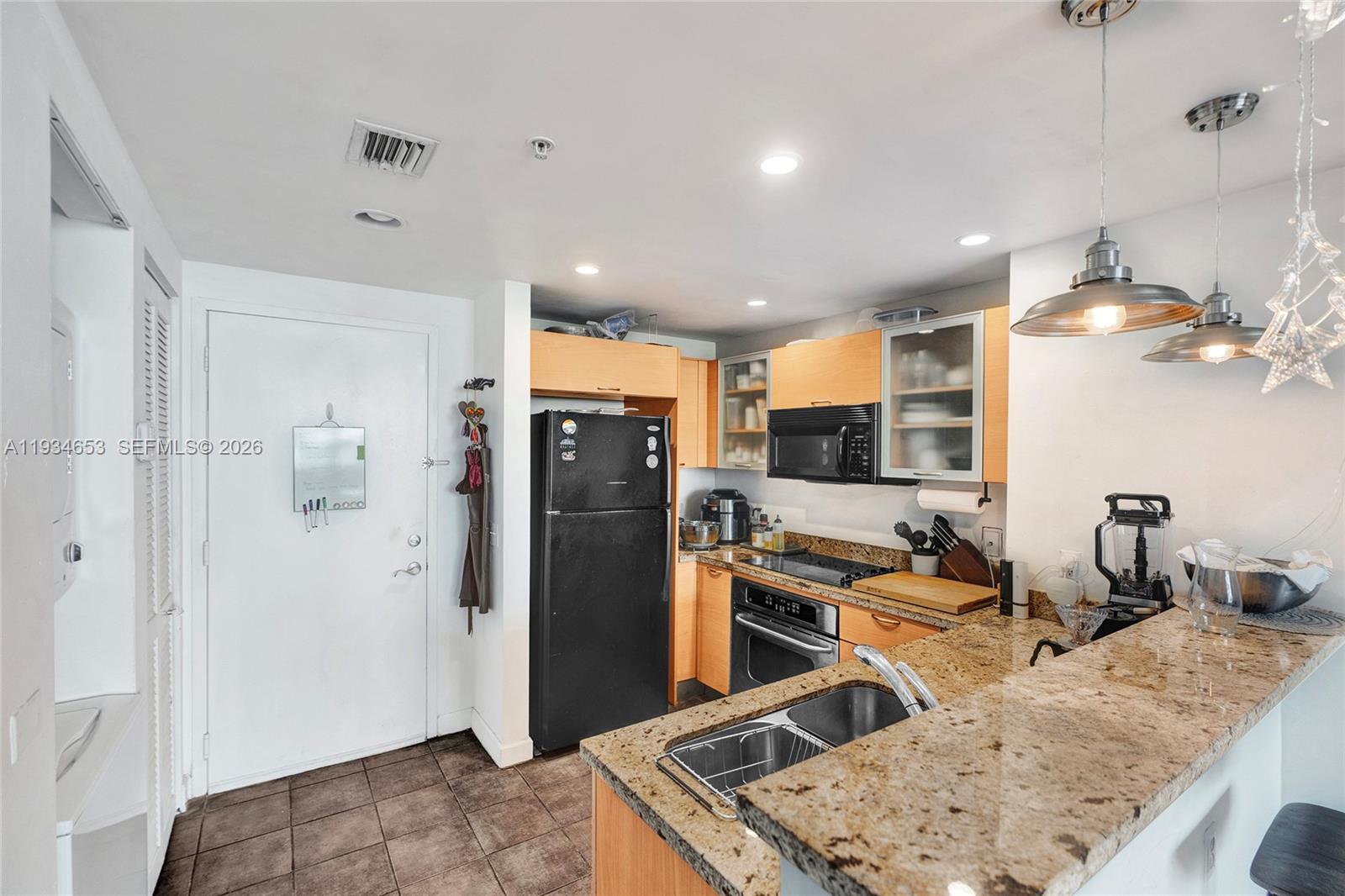 MIDTOWN LOFTS CONDO - Residential Lease