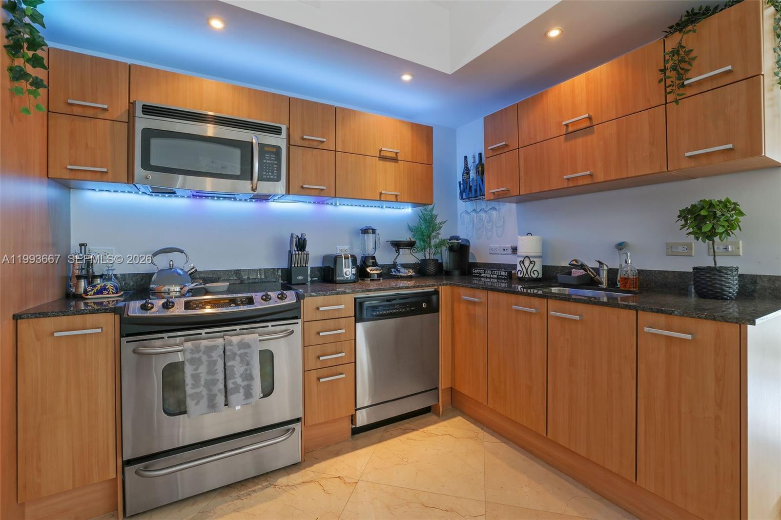 WIND CONDO - Residential Lease