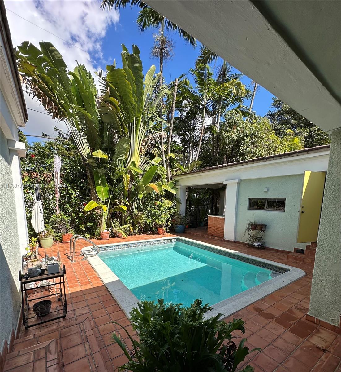 CORAL GABLES RIVIERA SEC - Residential