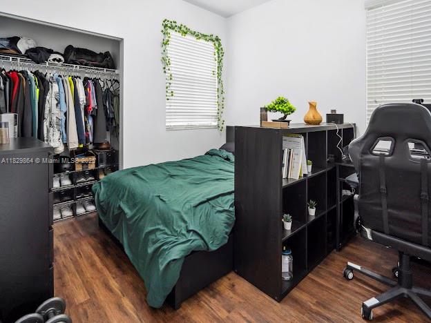 VINTAGE PLACE - Residential Lease