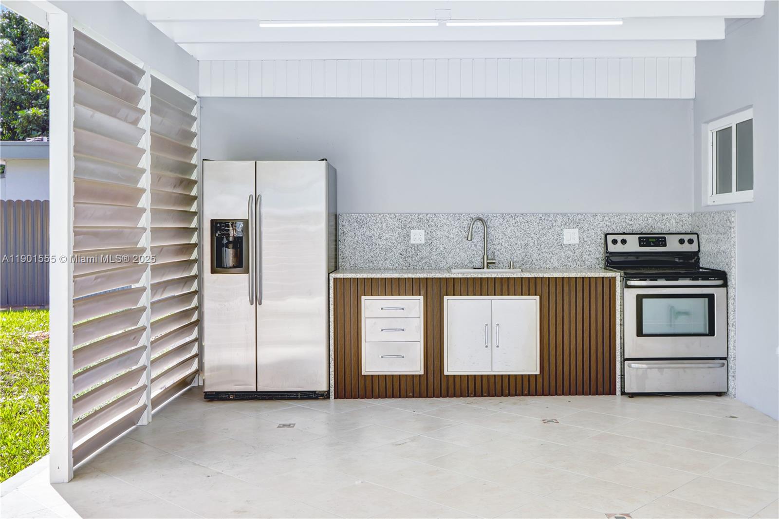 ROYALE GREEN SEC FOUR - Residential Lease