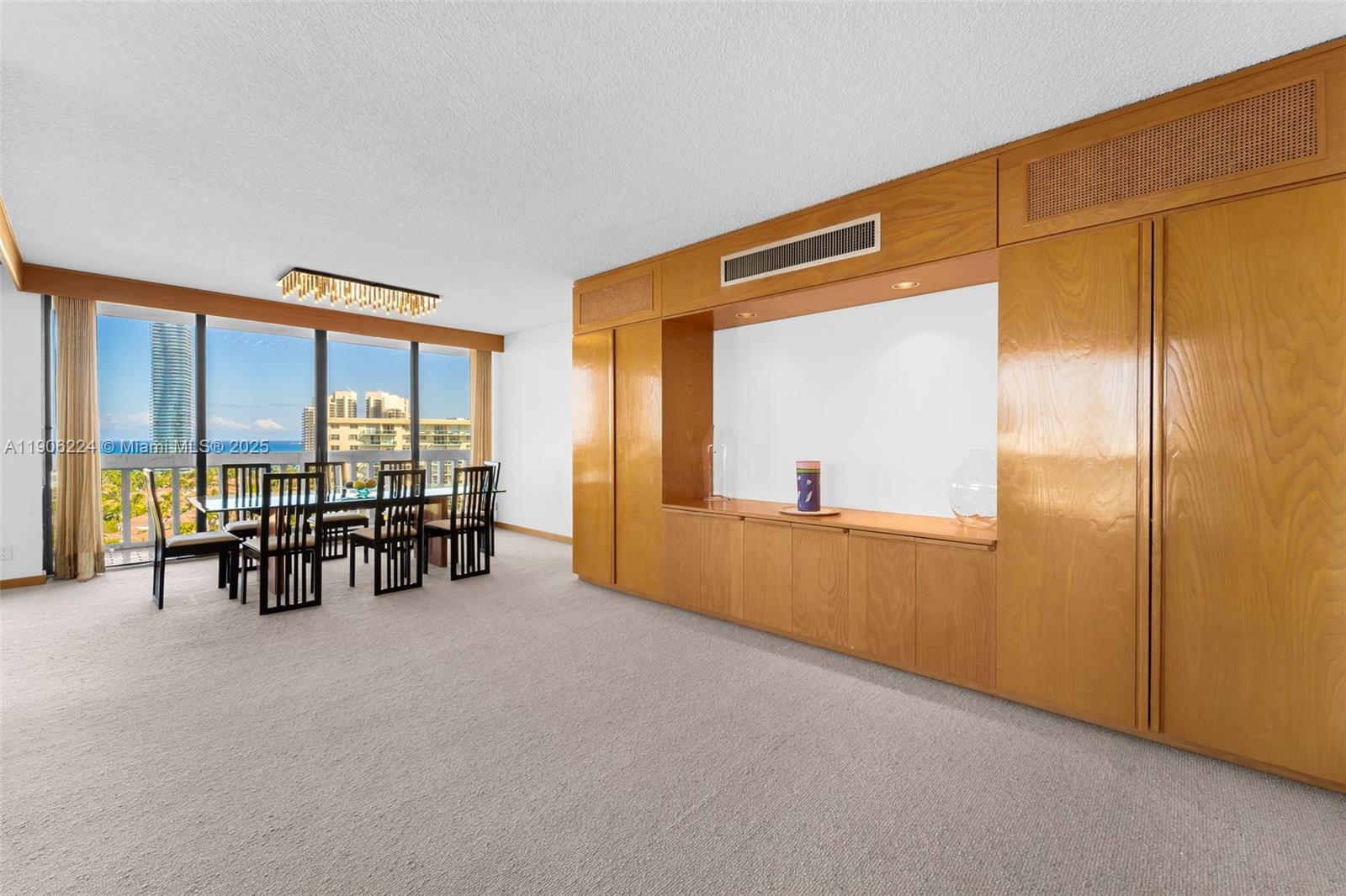 TURNBERRY TOWERS CONDO - Residential