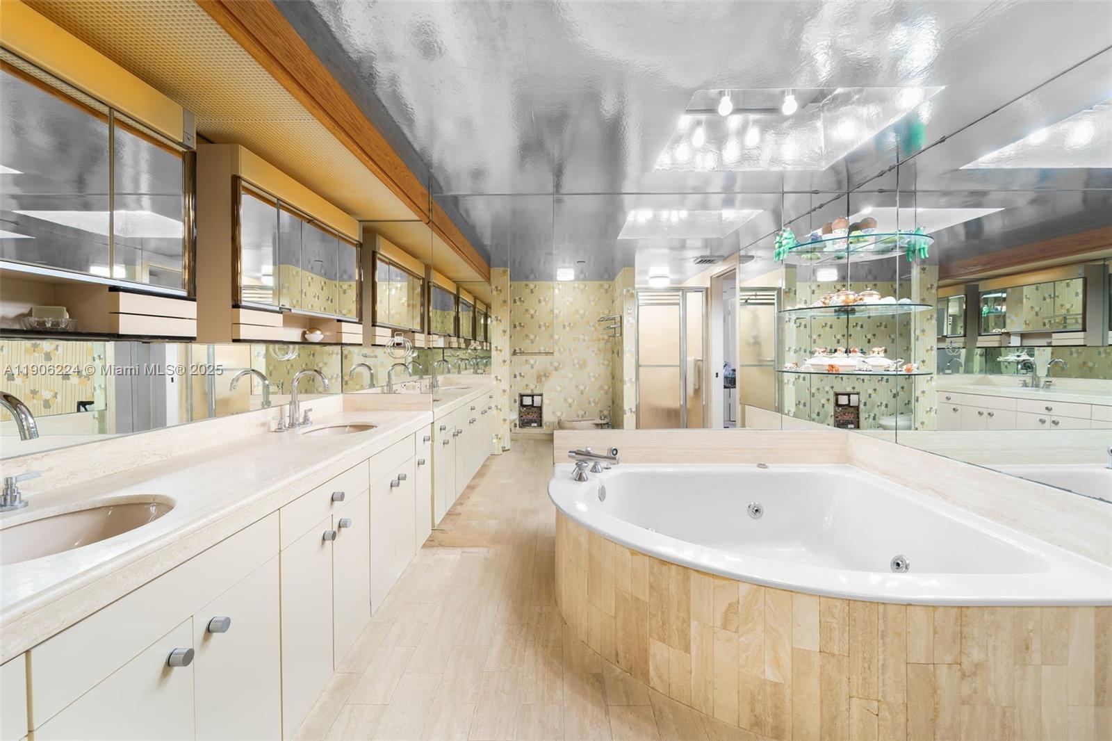 TURNBERRY TOWERS CONDO - Residential