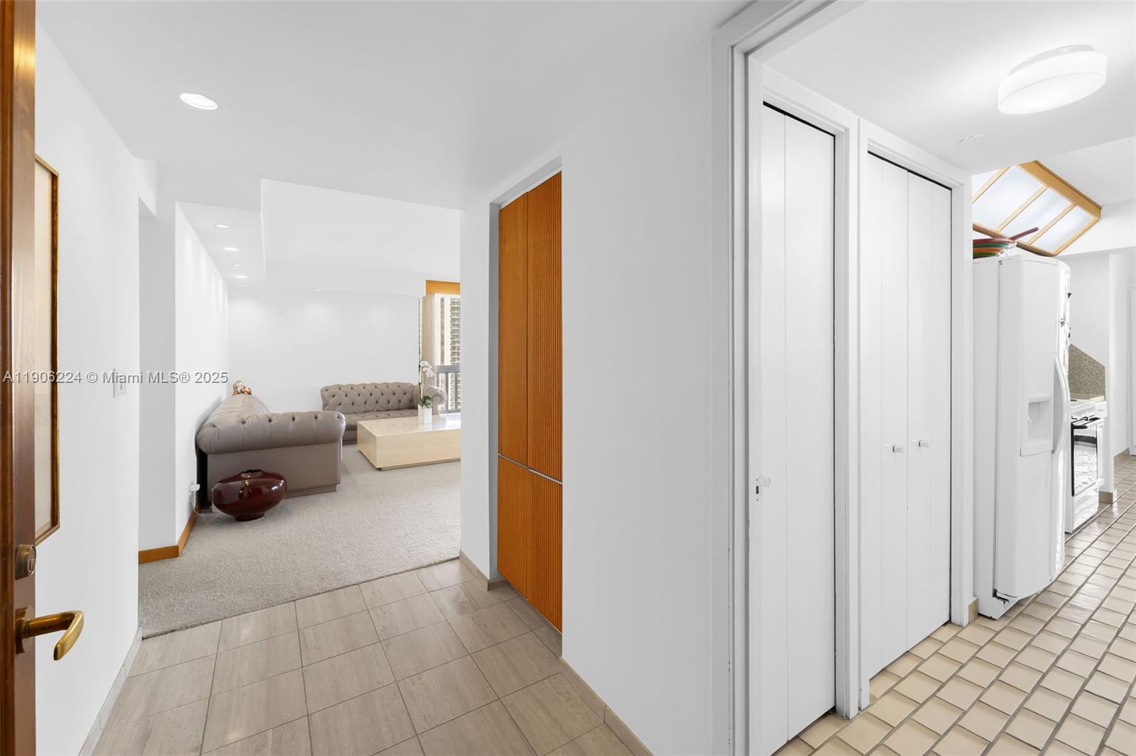 TURNBERRY TOWERS CONDO - Residential