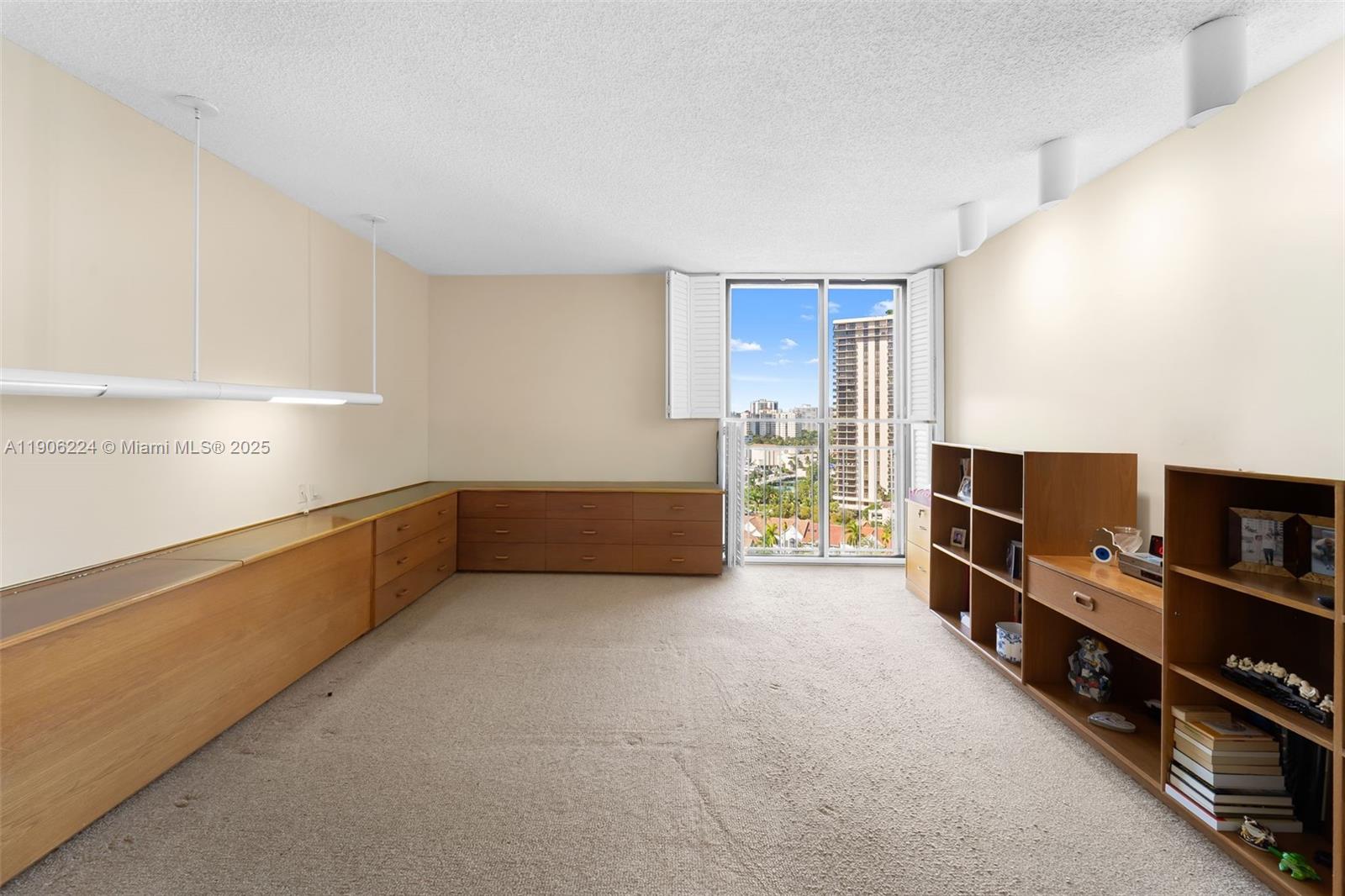 TURNBERRY TOWERS CONDO - Residential