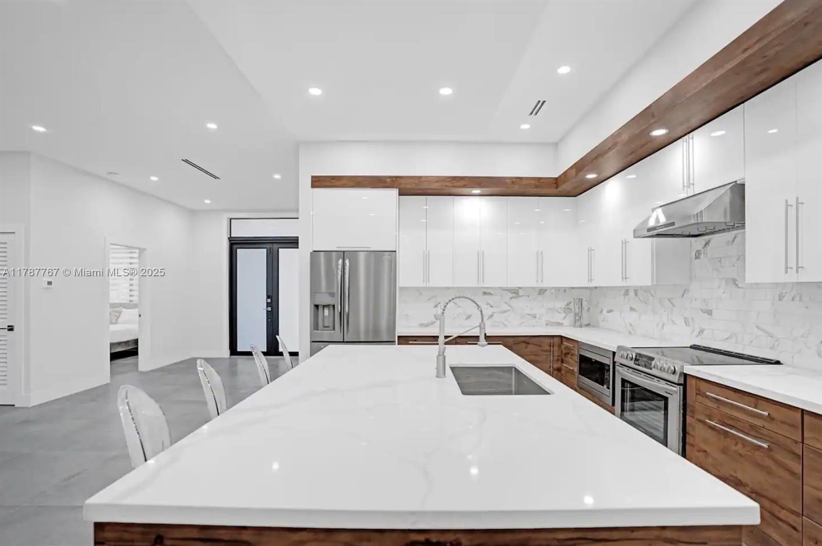 1930 SW 36th Ave 0