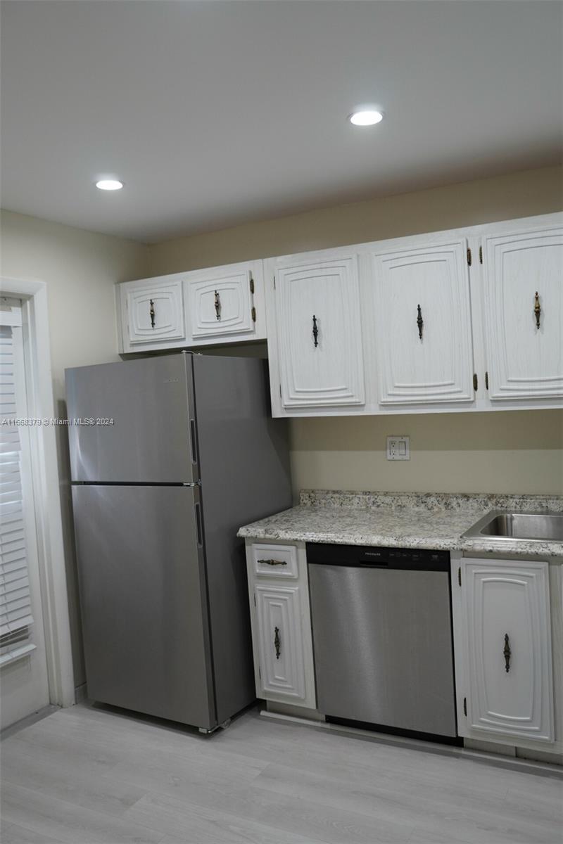 ARROWHEAD CONDO NO VII - Residential