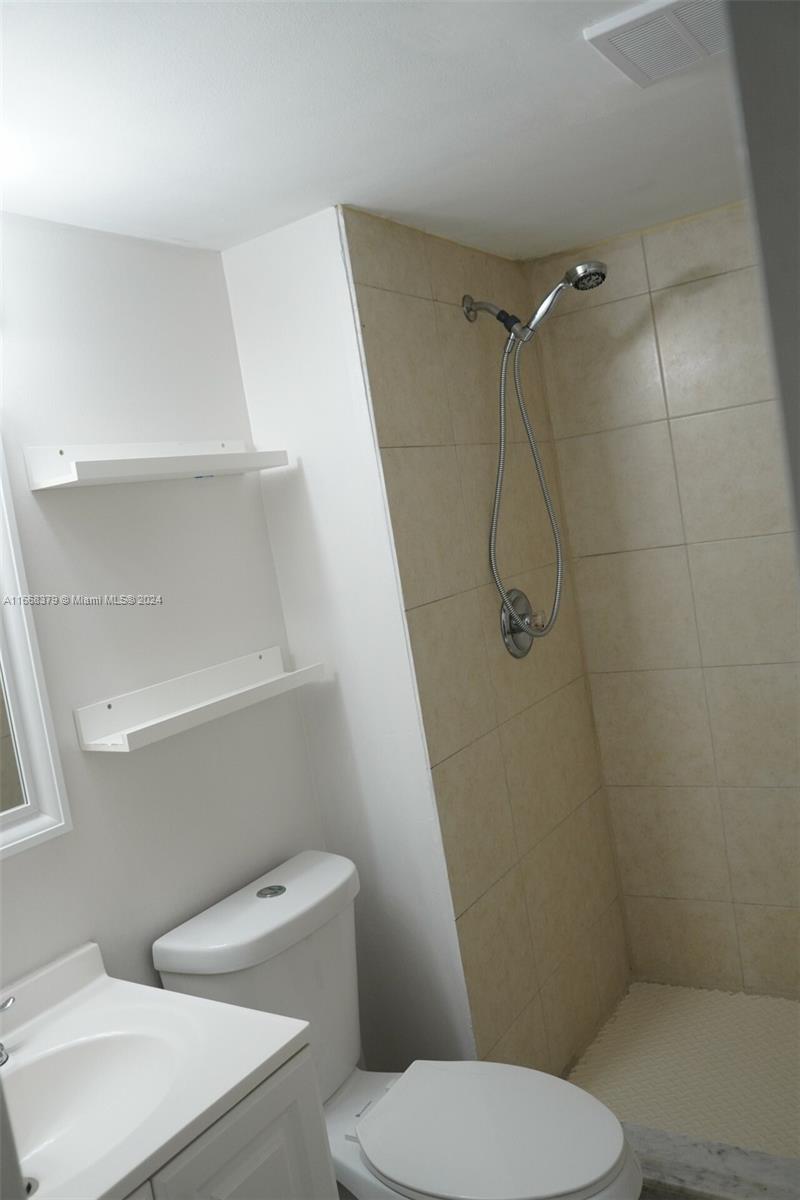 ARROWHEAD CONDO NO VII - Residential