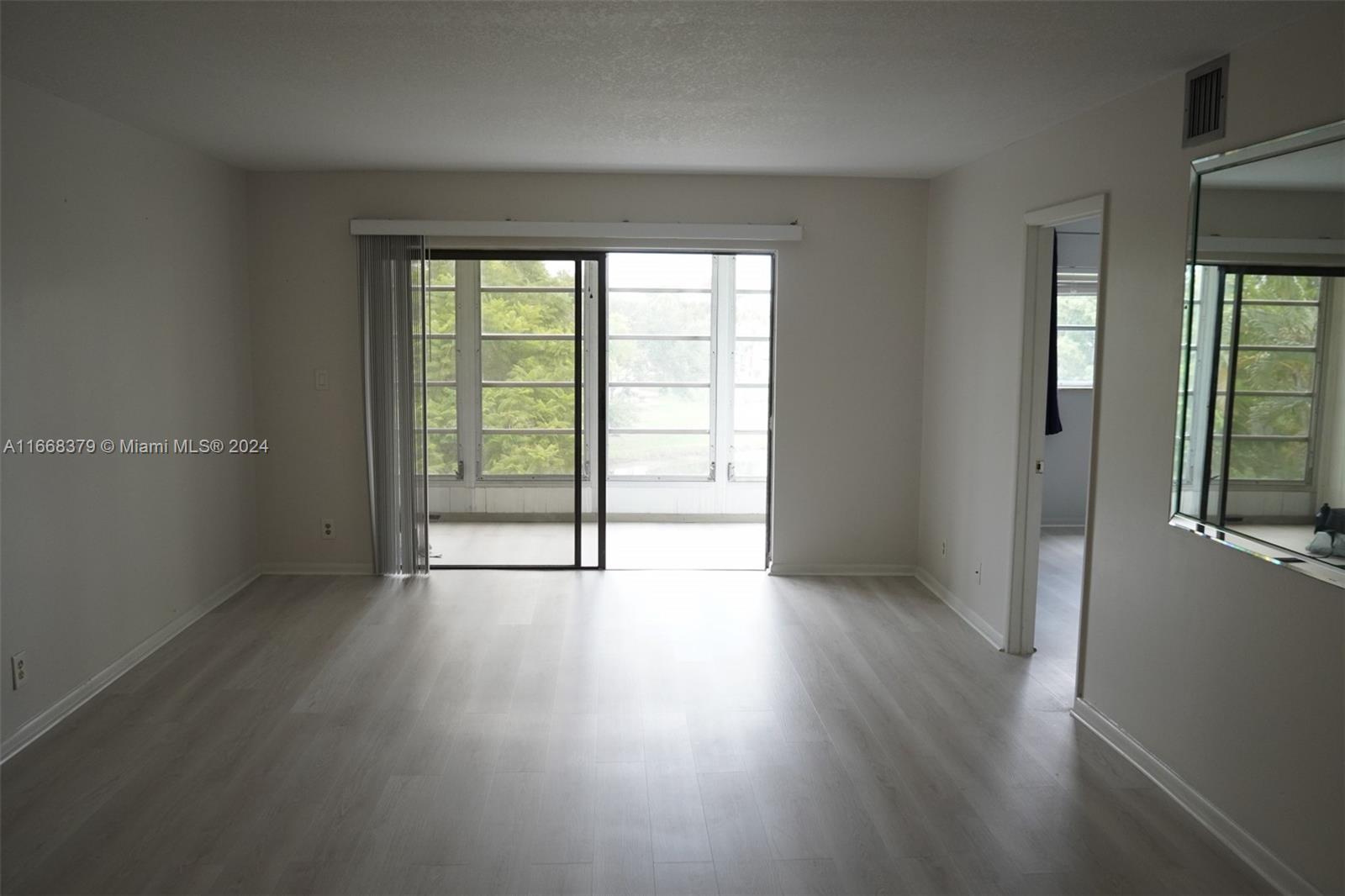 ARROWHEAD CONDO NO VII - Residential