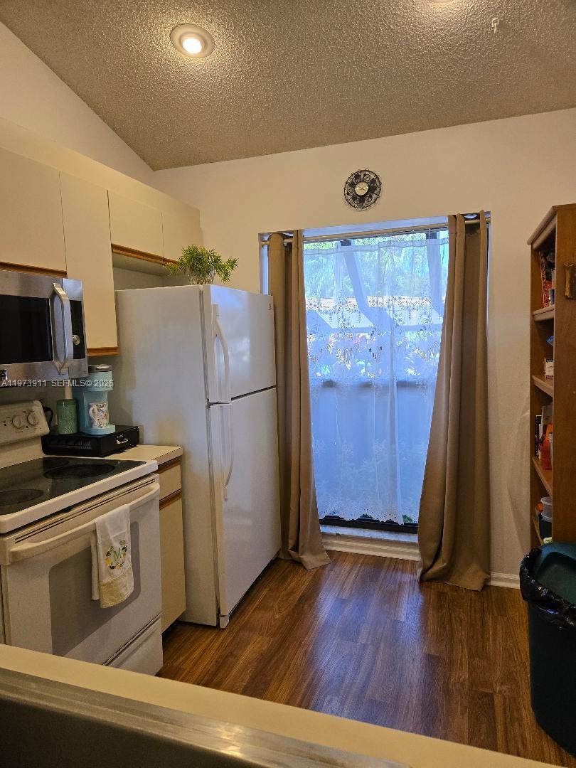 TRADEWINDS AT DOS LAGOS C - Residential