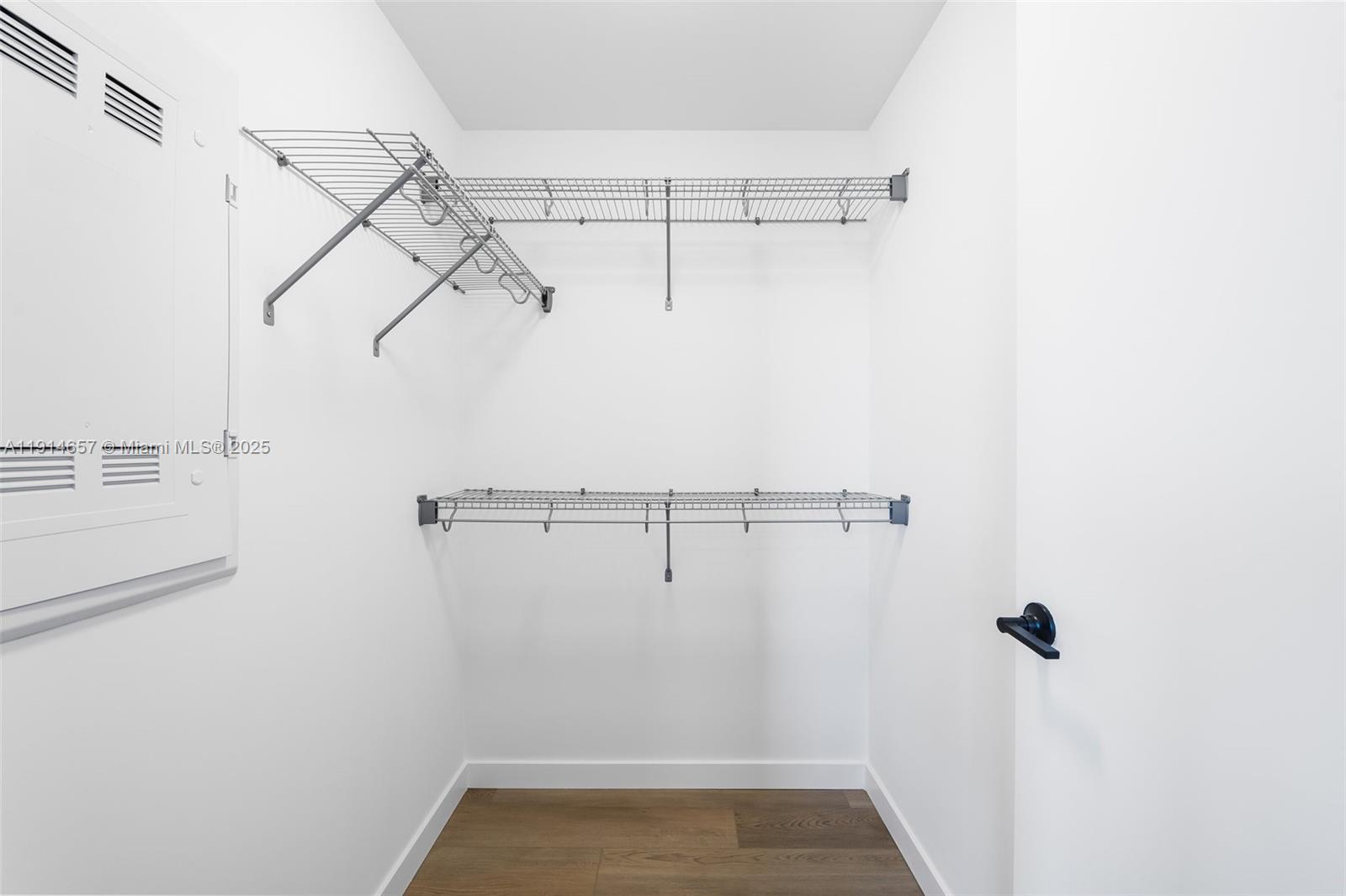 FT LAUDERDALE B-40 - Residential Lease