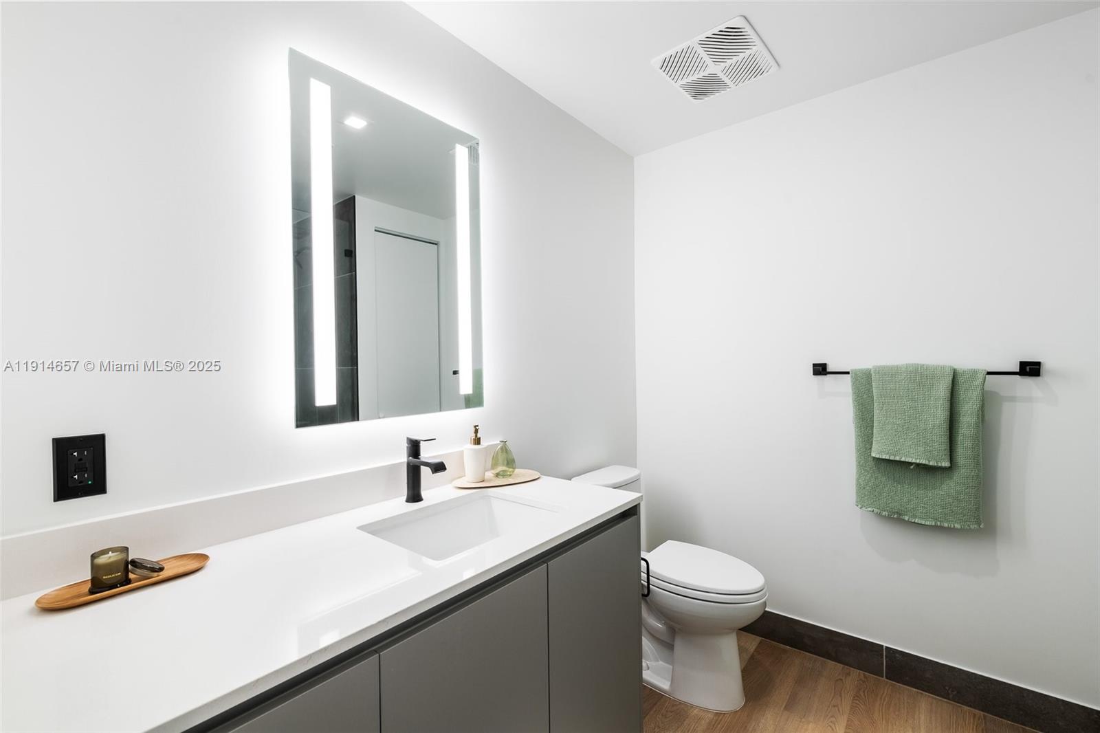 FT LAUDERDALE B-40 - Residential Lease