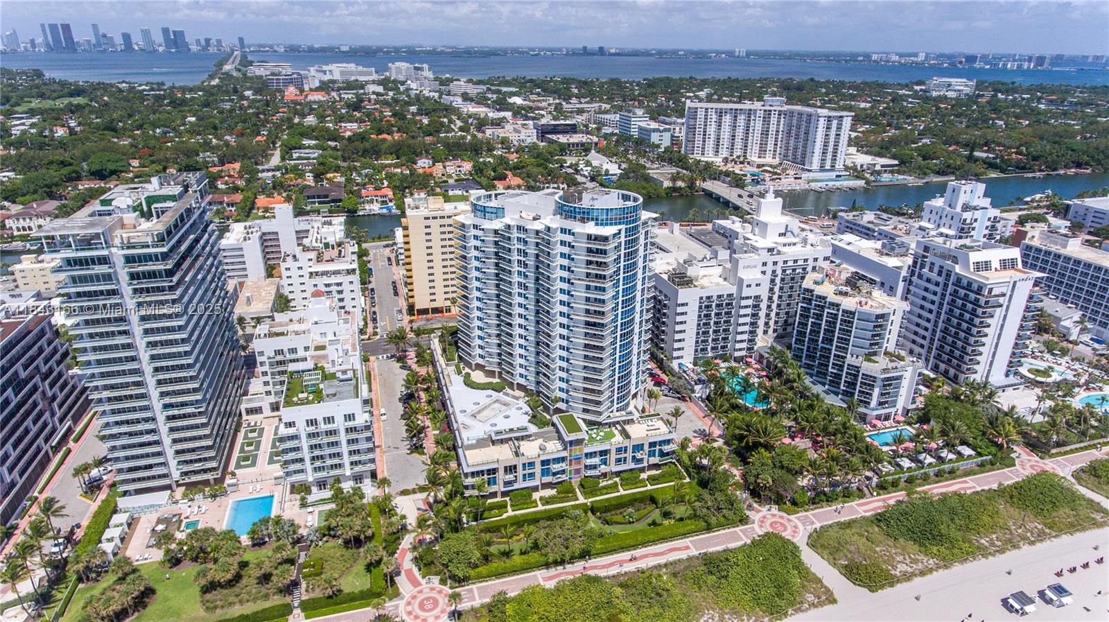 3801 Collins Ave 1105