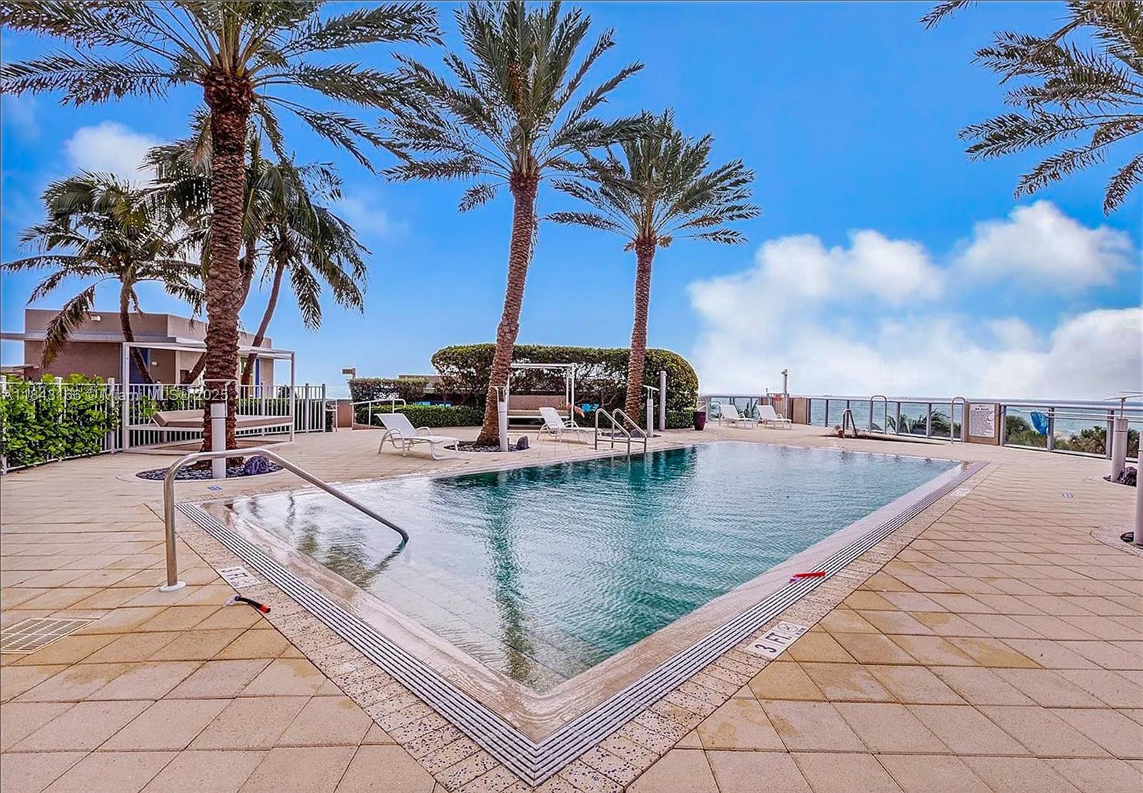 MOSAIC ON MIAMI BEACH CON - Residential Lease