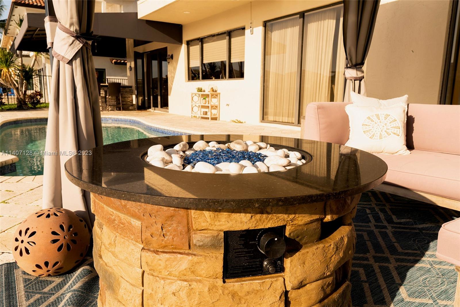 SUNSET EAST - Residential