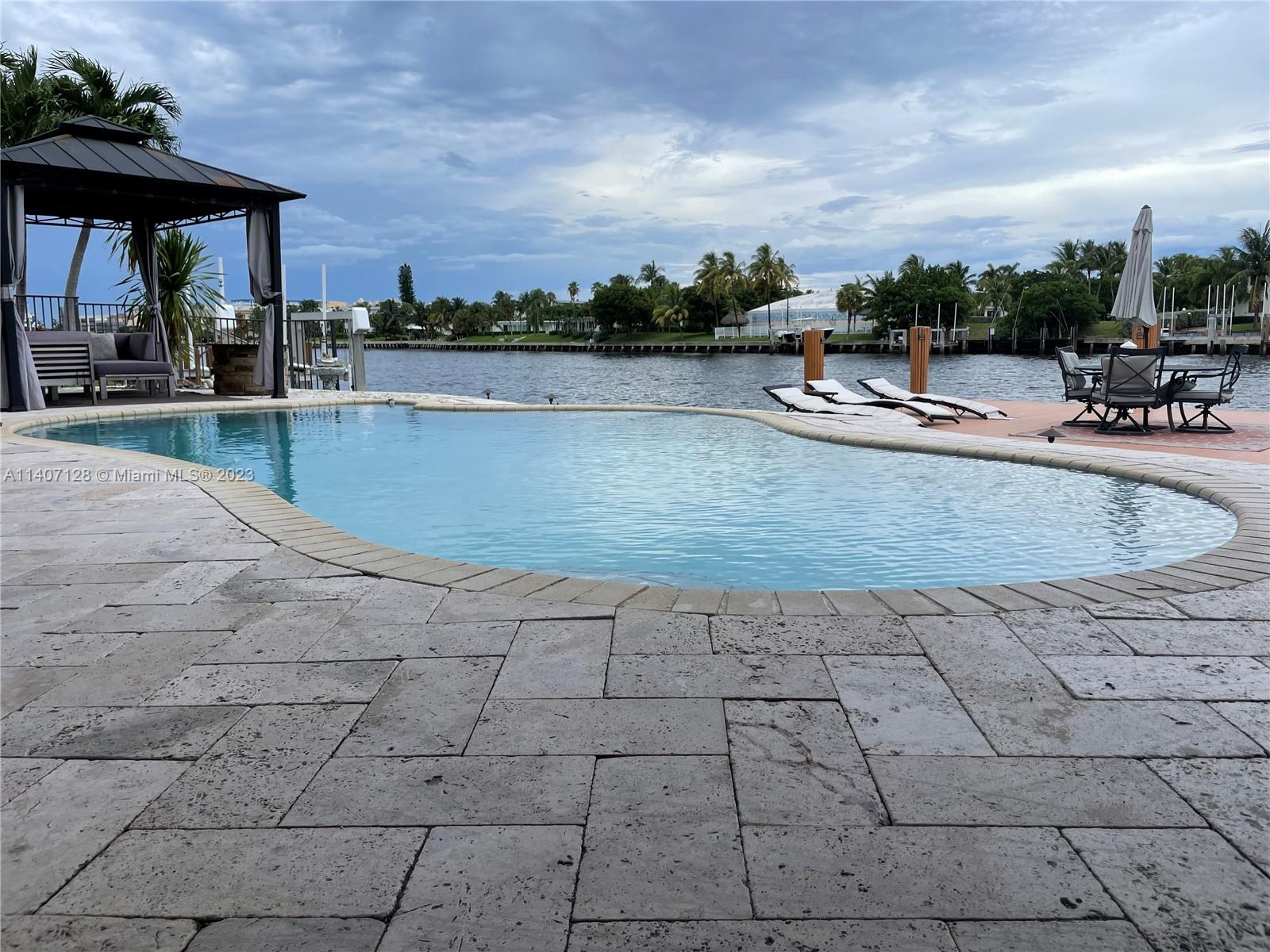 SUNSET EAST - Residential