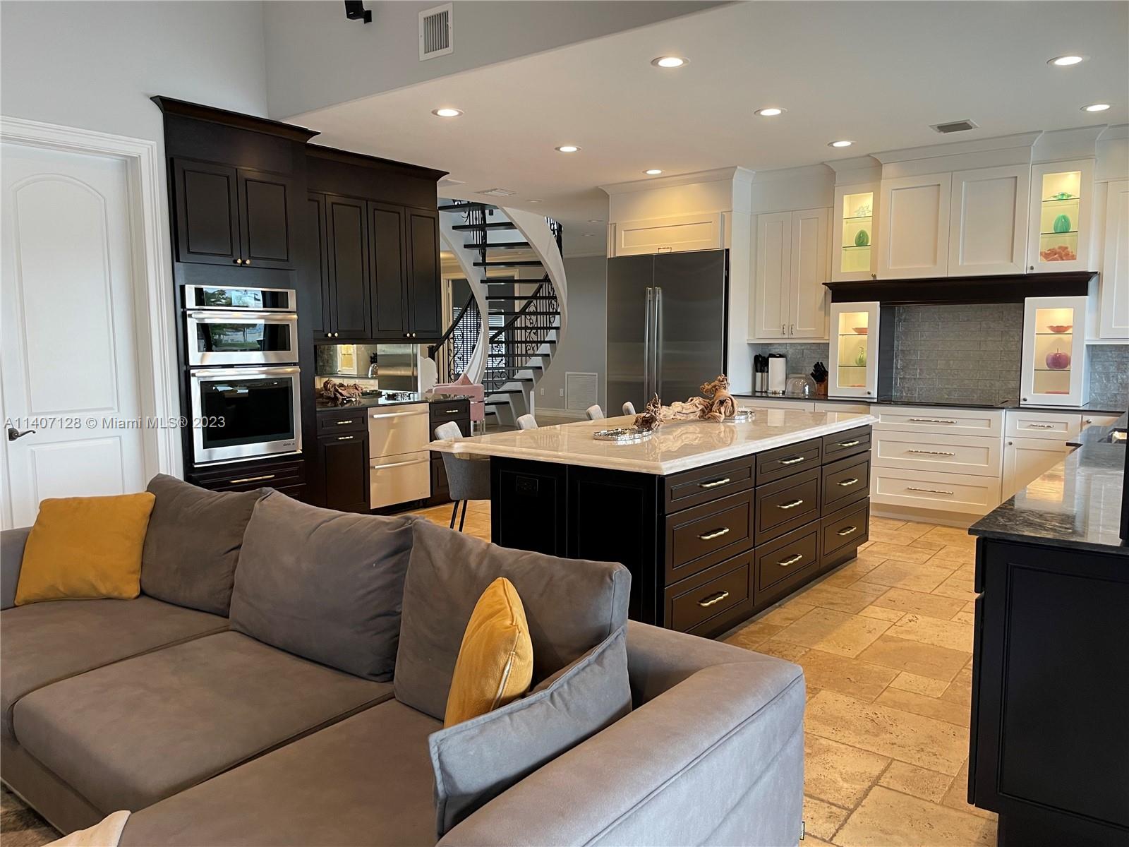 SUNSET EAST - Residential