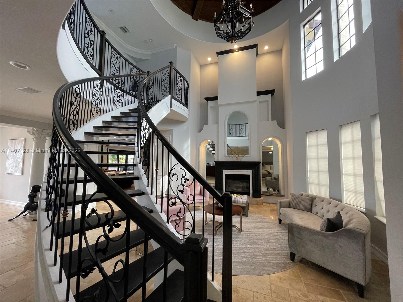 SUNSET EAST - Residential