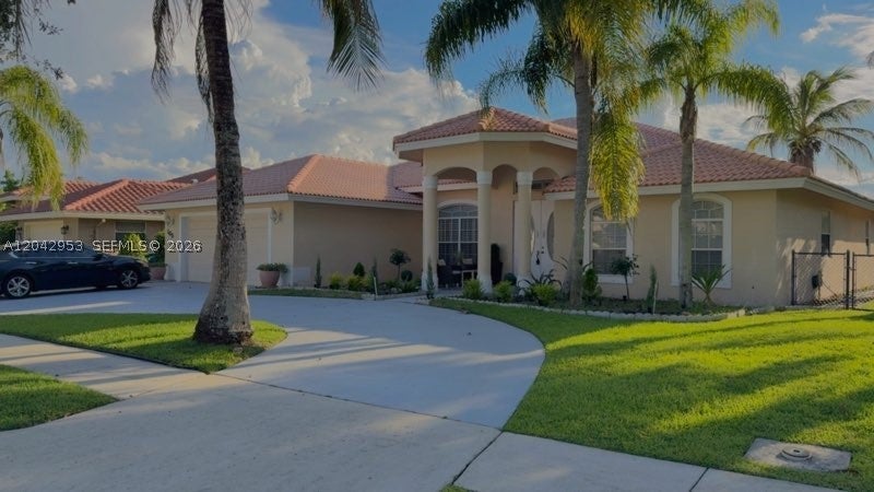 Photo of 165 Cypress Trce #none, Royal Palm Beach, FL 33411 (MLS # A12042953)