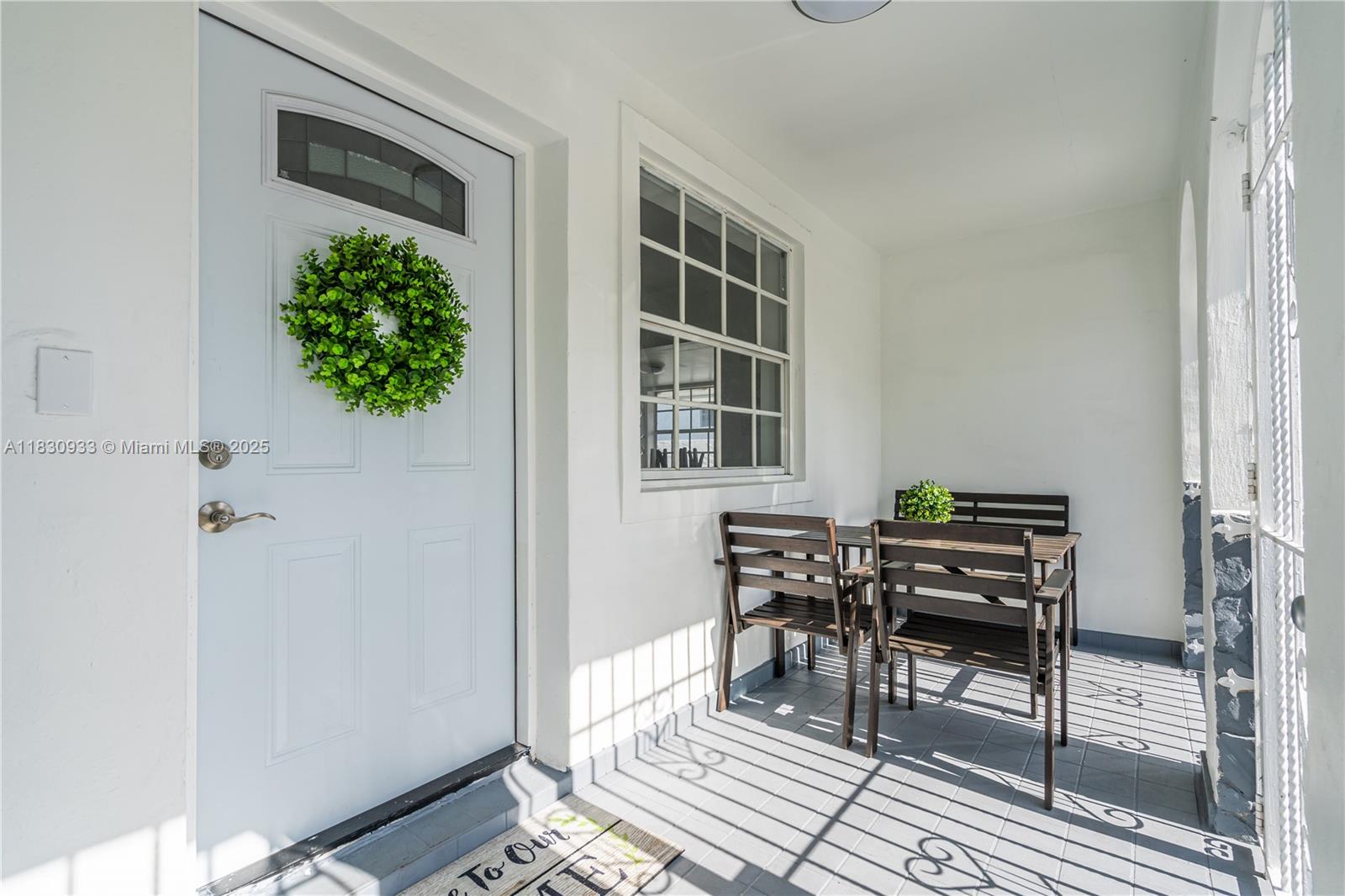 This beautifully maintained 2-bedroom, 1-bathroom apartment offers comfortable living in the heart of Miami. The unit features an open floor plan with plenty of natural light throughout, creating a bright and welcoming atmosphere. Don't loose the time . this is include all services at the rent.