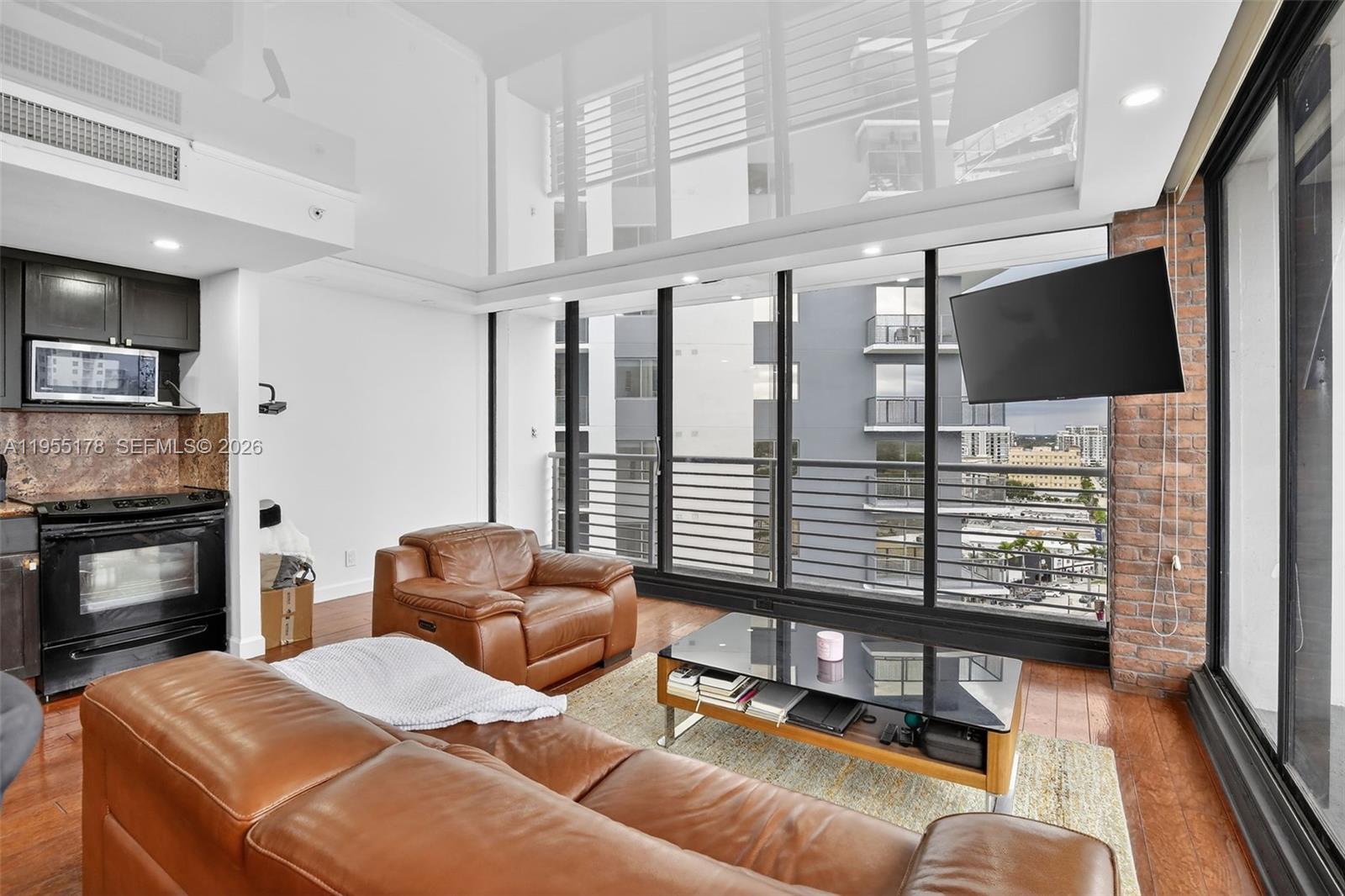 HOME TOWER CONDO - Residential