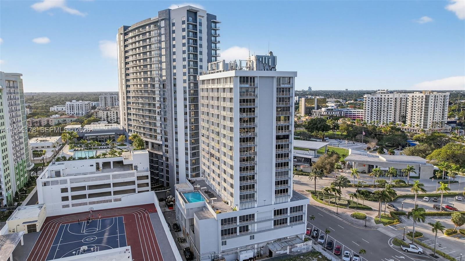 HOME TOWER CONDO - Residential