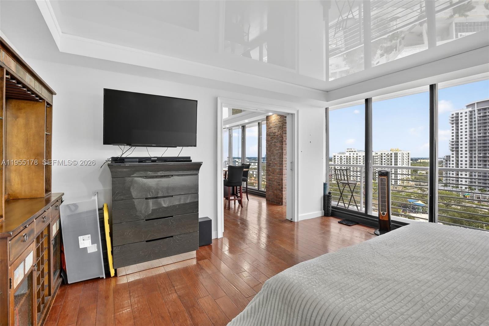 HOME TOWER CONDO - Residential