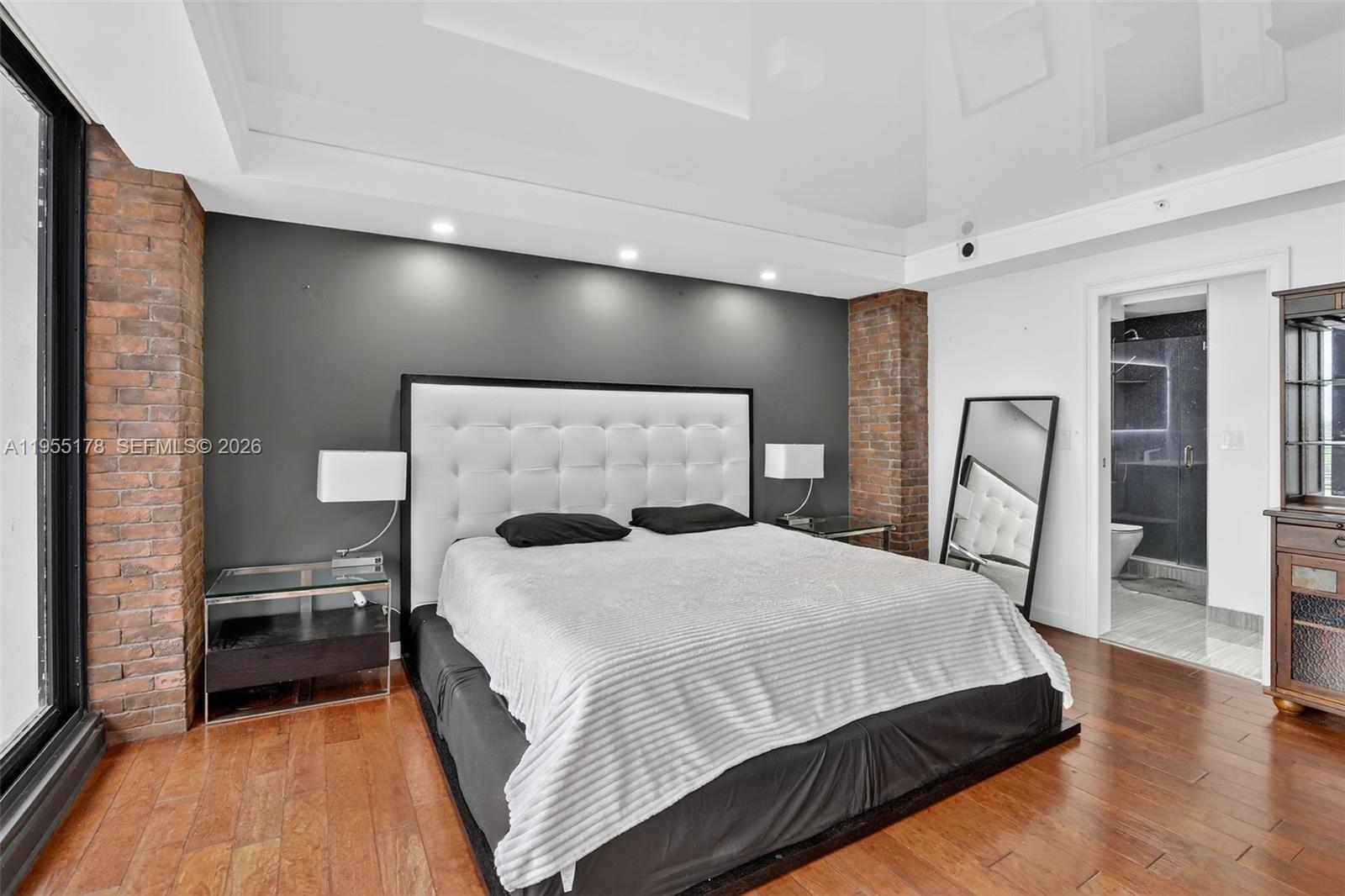 HOME TOWER CONDO - Residential