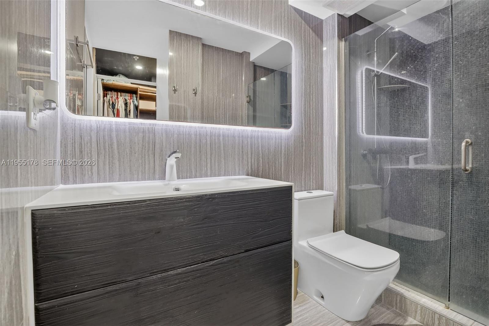 HOME TOWER CONDO - Residential