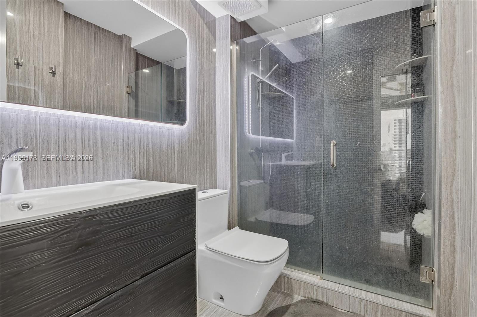 HOME TOWER CONDO - Residential