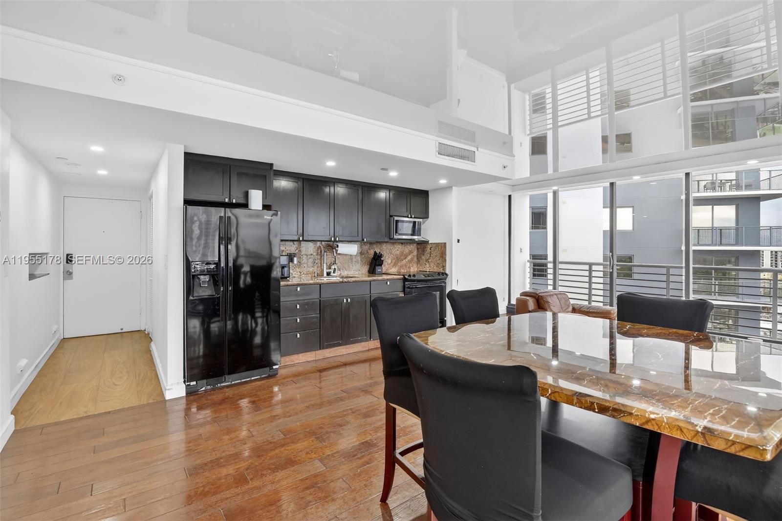 HOME TOWER CONDO - Residential