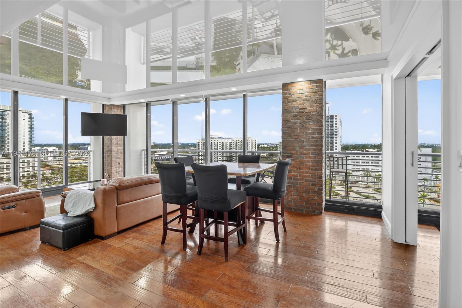 HOME TOWER CONDO - Residential