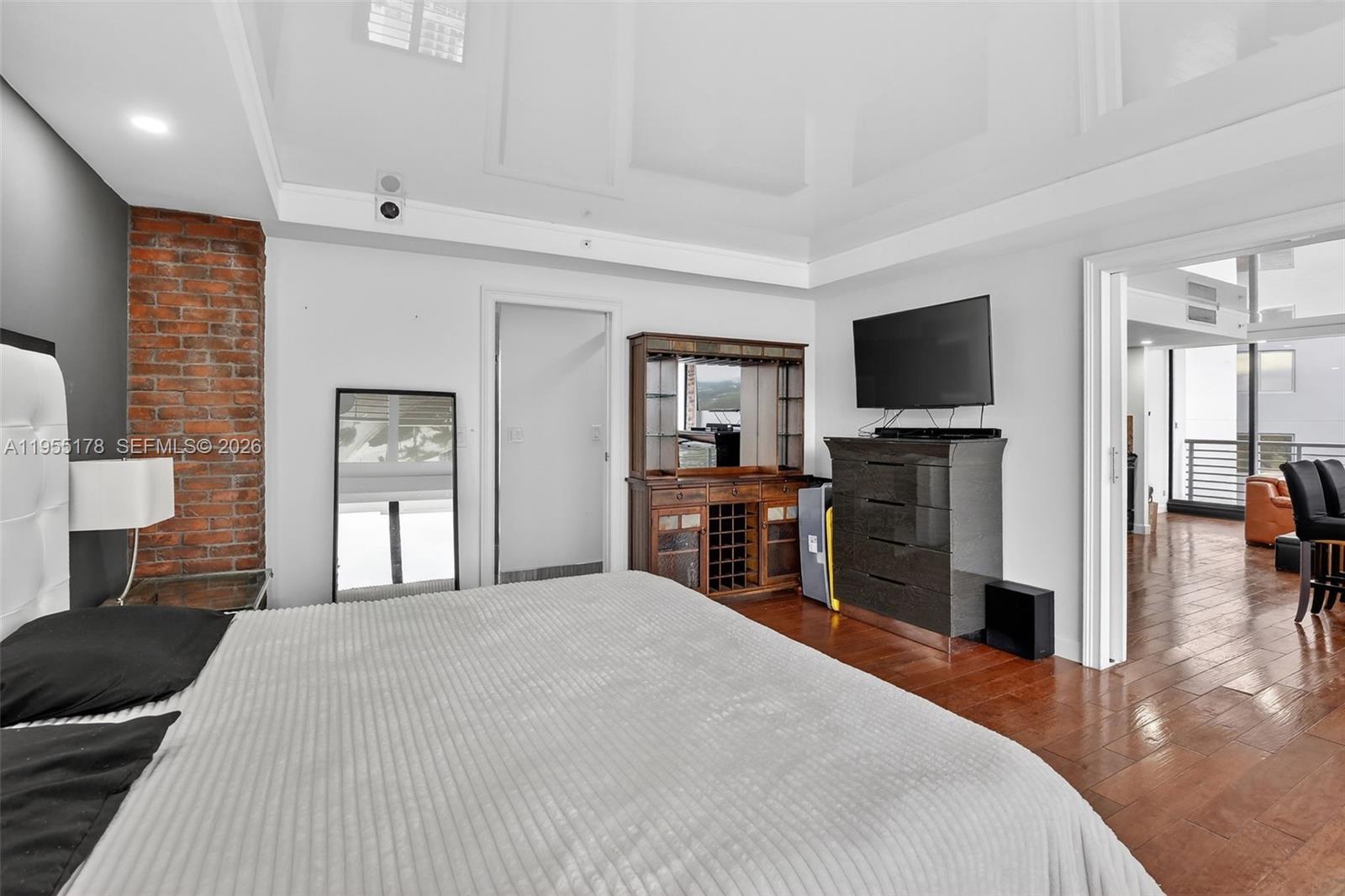 HOME TOWER CONDO - Residential