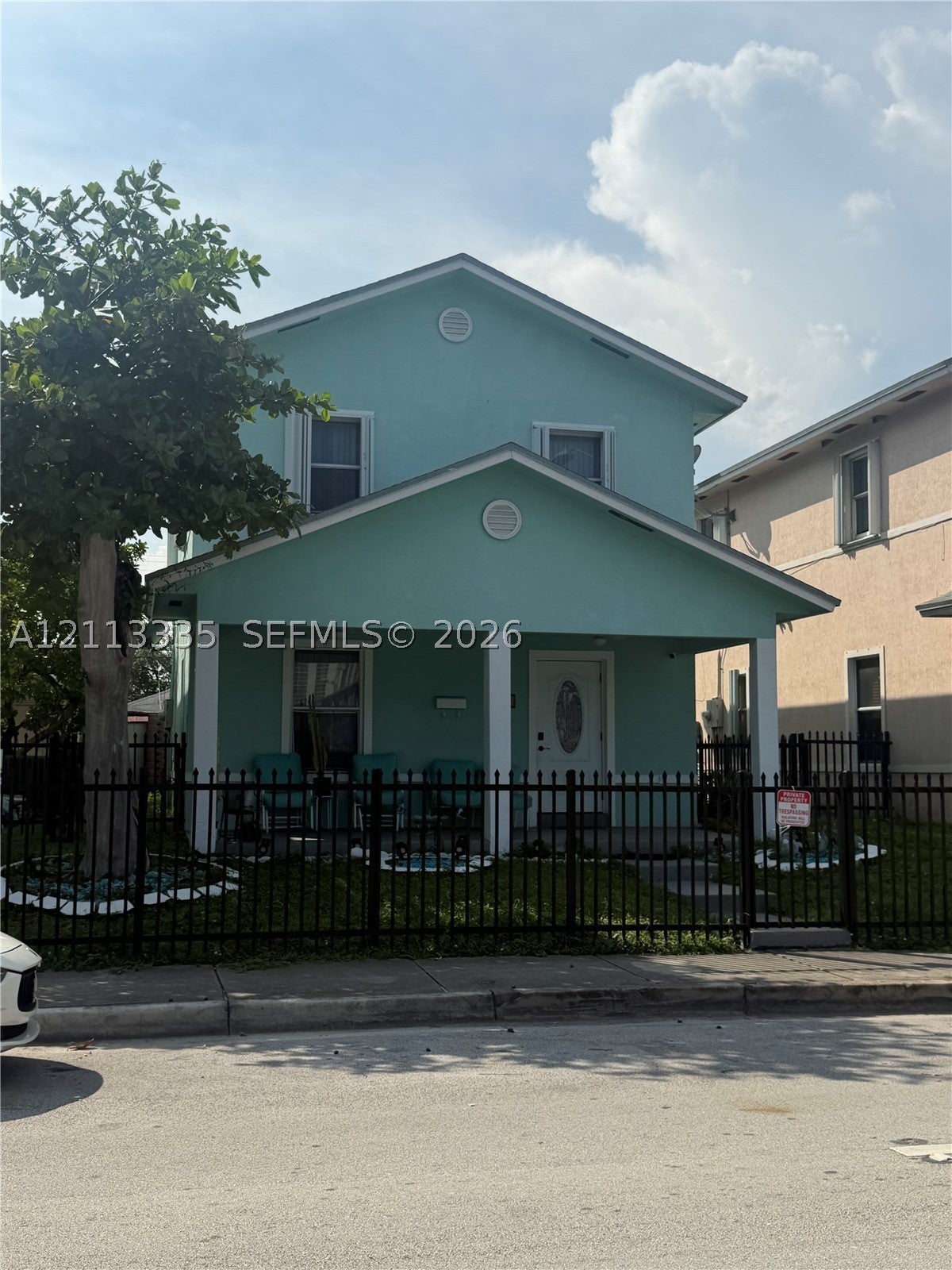 1990 NW 1st Pl