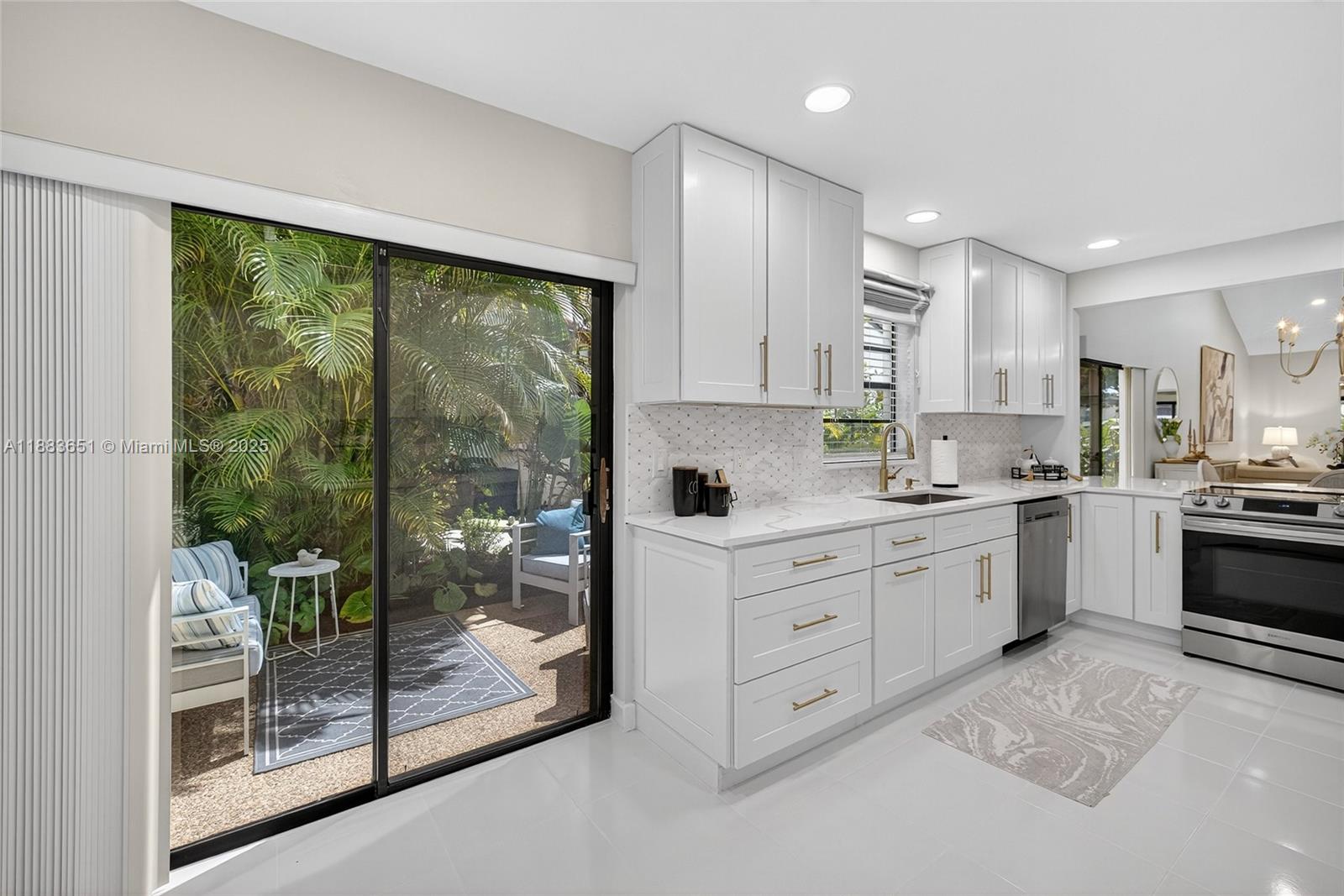 ¤GLADES OF BOCA LAGO CONDO - Residential