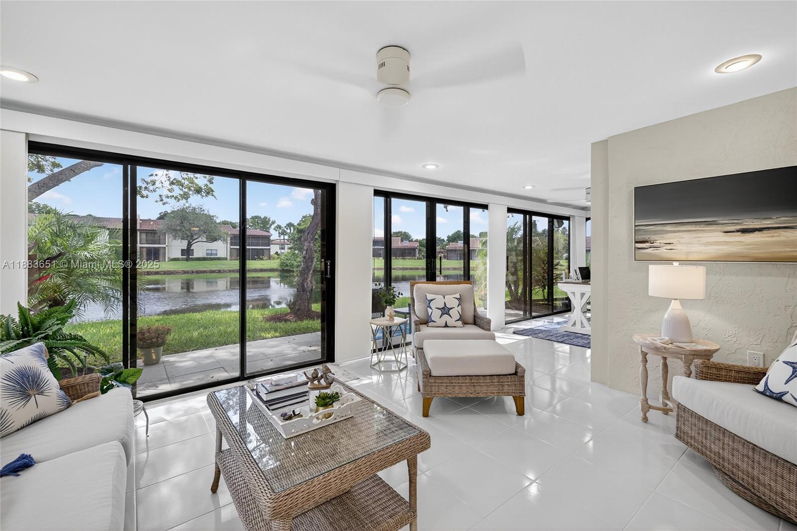 ¤GLADES OF BOCA LAGO CONDO - Residential