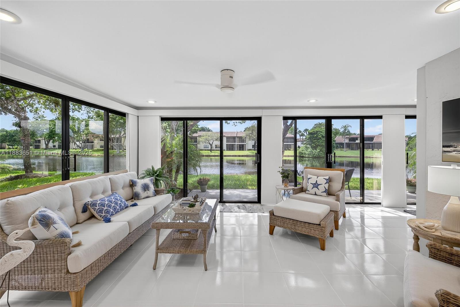 ¤GLADES OF BOCA LAGO CONDO - Residential