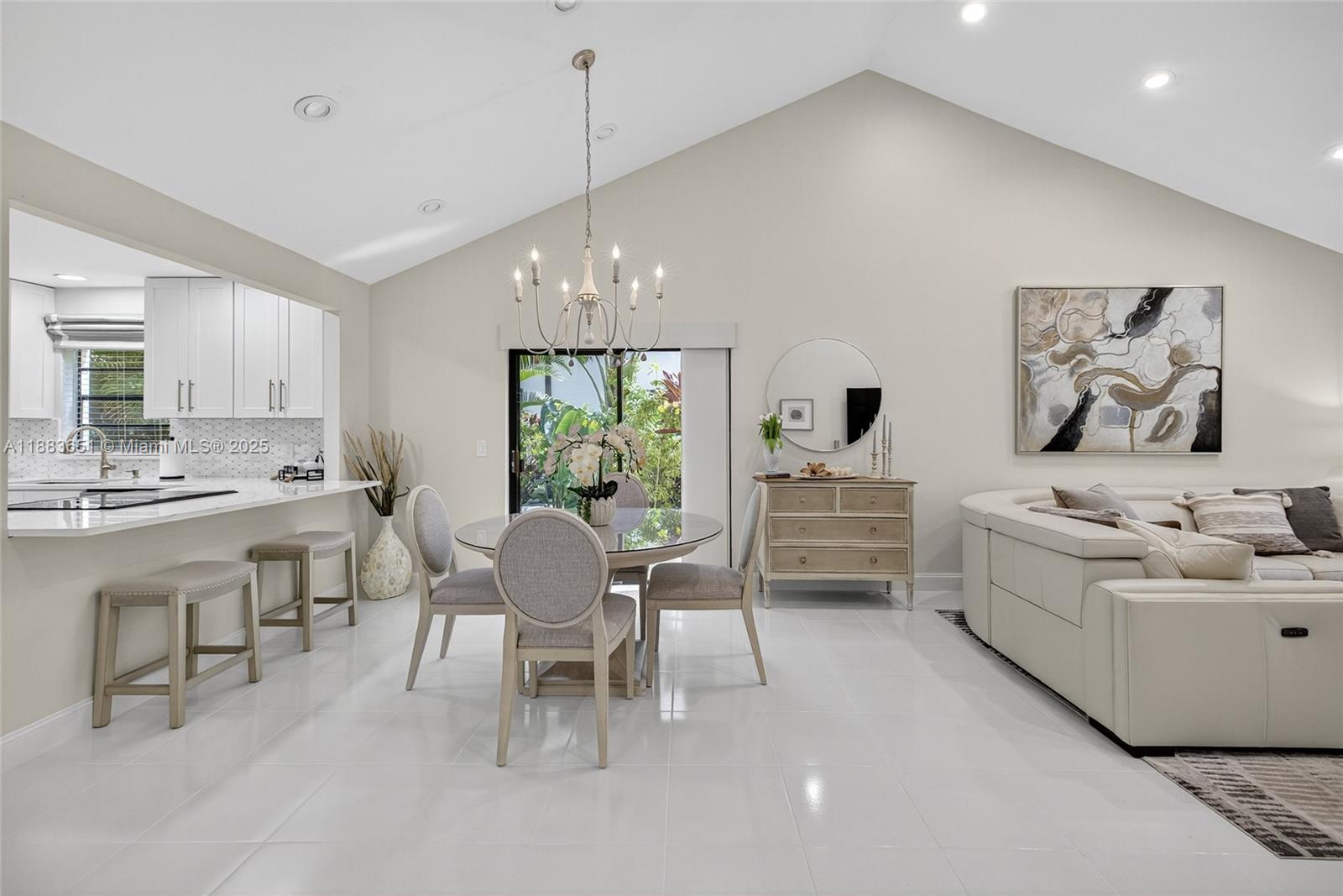 ¤GLADES OF BOCA LAGO CONDO - Residential